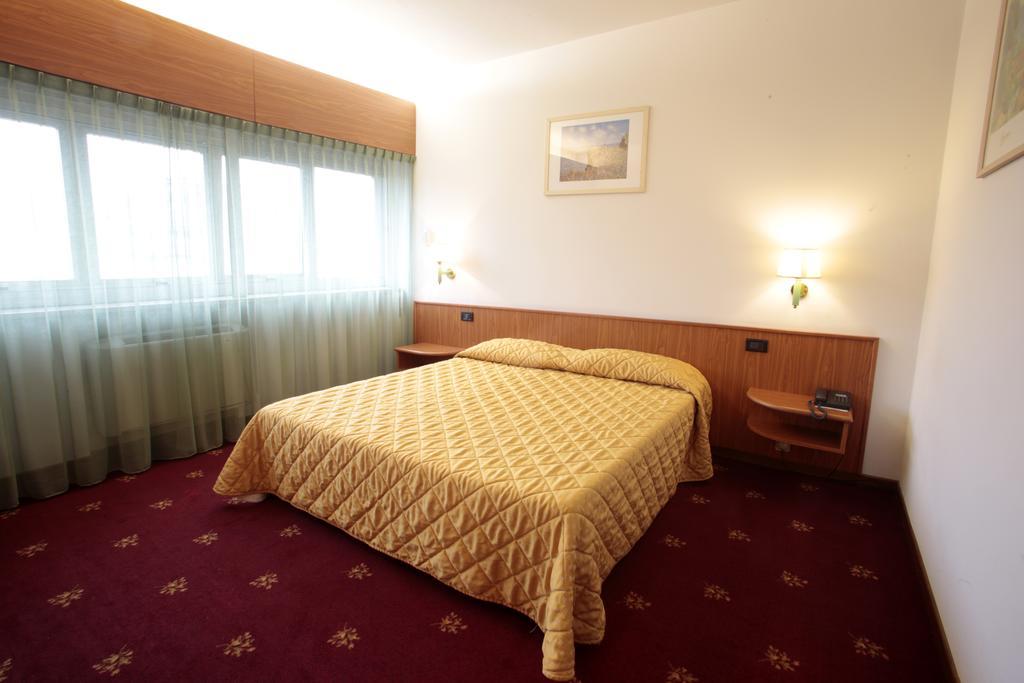 Hotel Cristallo 우디네 외부 사진