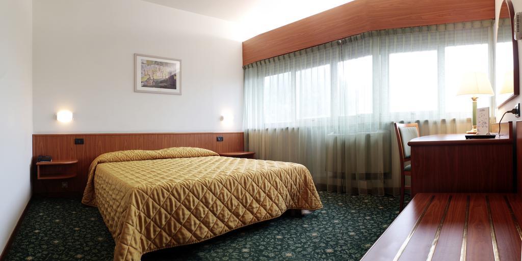 Hotel Cristallo 우디네 외부 사진